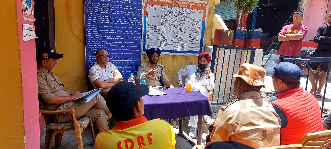 हेमकुंड साहिब यात्रा की तैयारियों को लेकर गोविंदघाट में महत्वपूर्ण बैठक