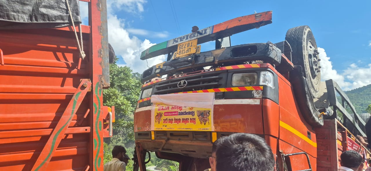 ऋषिकेश गंगोत्री हाईवे के पास कांवड़ यात्रियों का ट्रक पलटा, तीन की मौत, युद्धस्तर पर राहत-बचाव कार्य