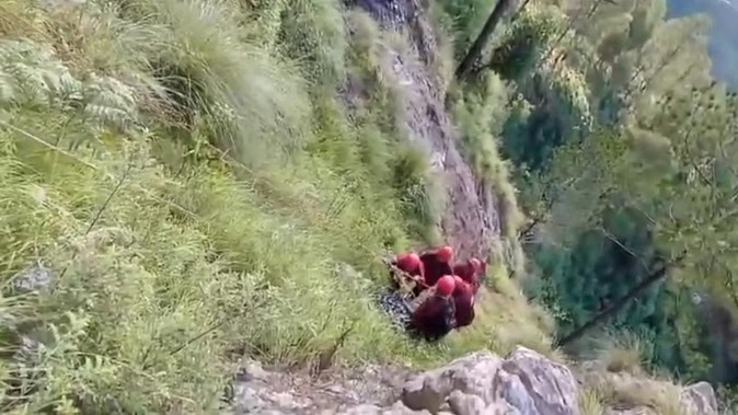 सेरा गांव में फटा बादल, ग्रामीणों ने भागकर बचाई अपनी जान, मोक्ष नदी उफान पर
